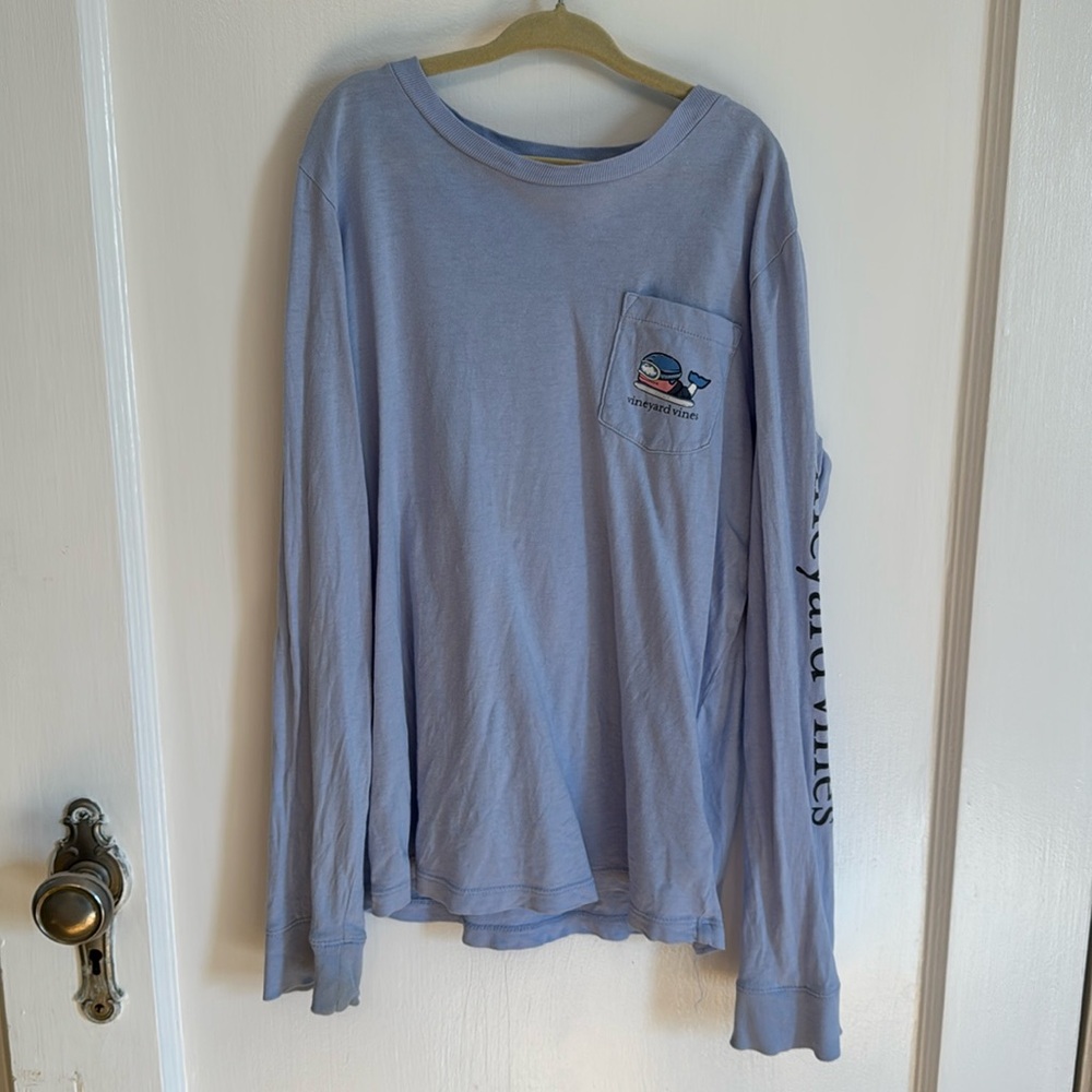 Boy’s Vineyard Vines long sleeve snowboarding shirt size small (8-10)